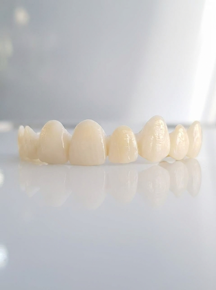 Dental Crowns (Zirconia / Porcelain / PFM)